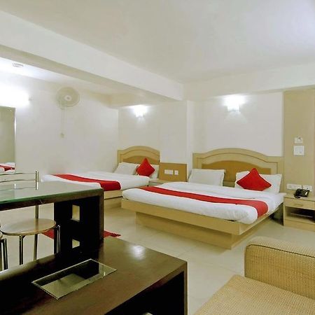 Hotel Durga International New Delhi Bagian luar foto