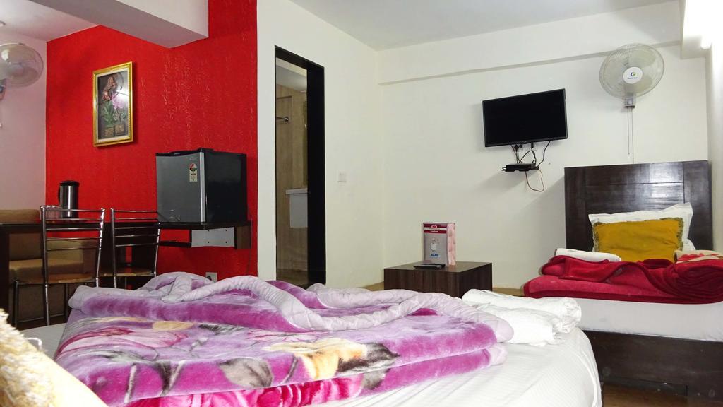 Hotel Durga International New Delhi Bagian luar foto