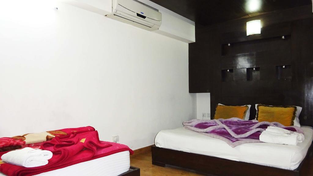 Hotel Durga International New Delhi Bagian luar foto