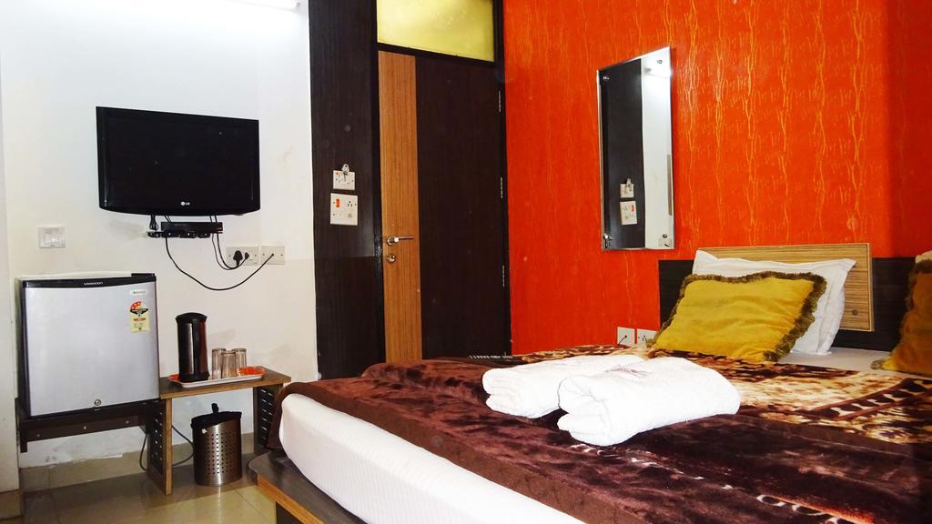 Hotel Durga International New Delhi Bagian luar foto
