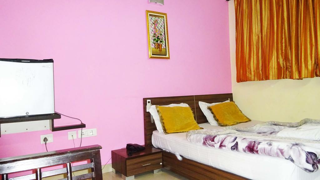 Hotel Durga International New Delhi Bagian luar foto