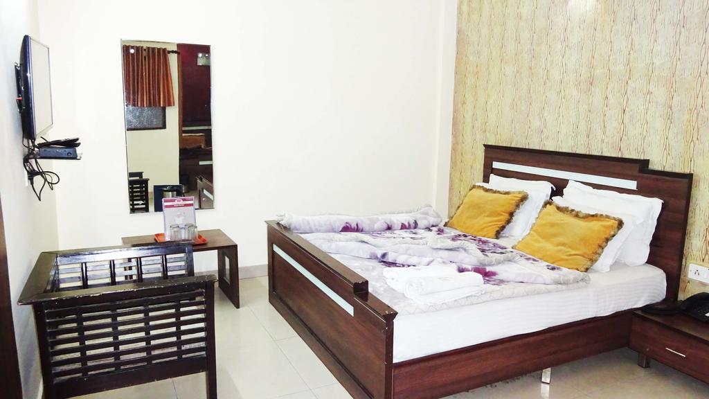 Hotel Durga International New Delhi Bagian luar foto