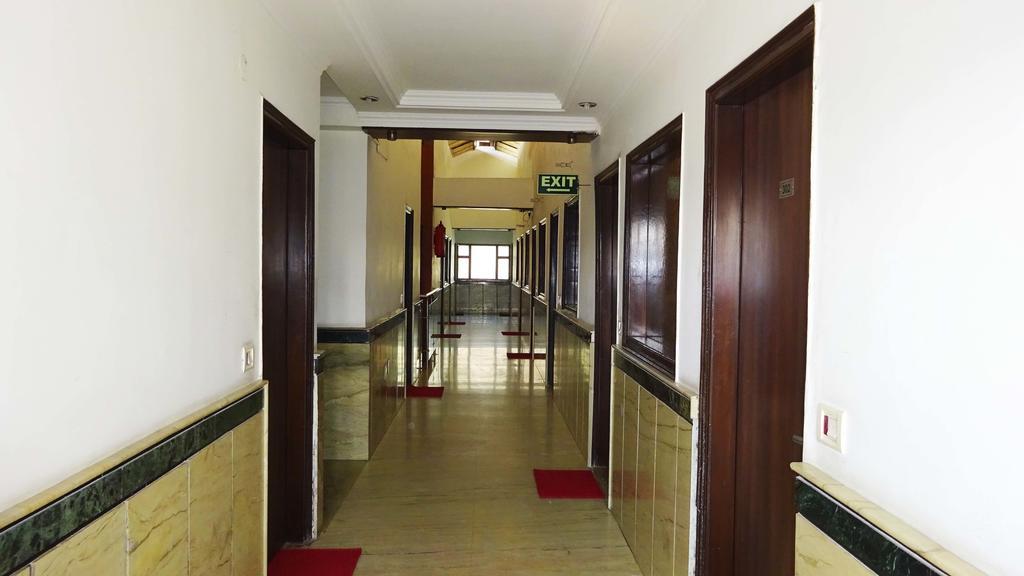 Hotel Durga International New Delhi Bagian luar foto