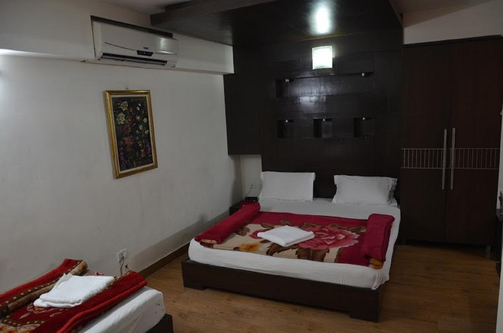Hotel Durga International New Delhi Bagian luar foto