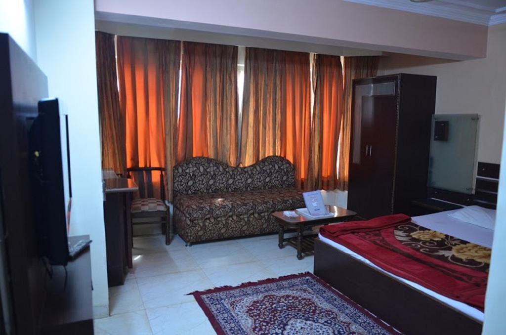Hotel Durga International New Delhi Bagian luar foto