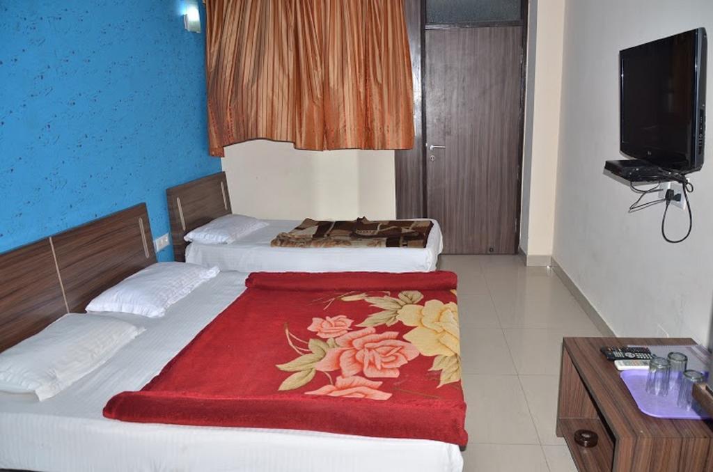 Hotel Durga International New Delhi Bagian luar foto